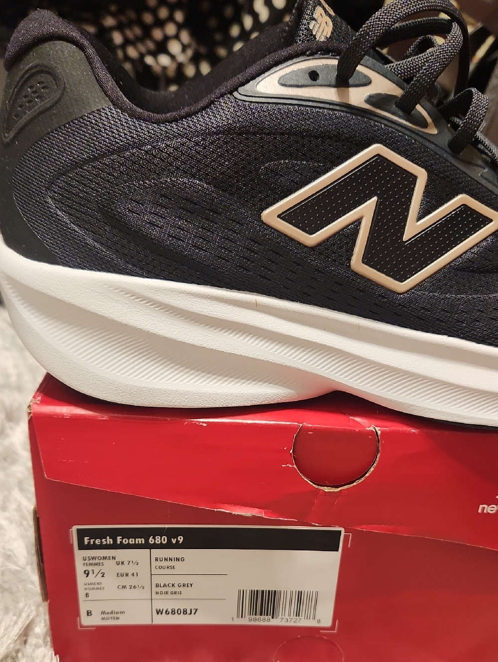 New Balance Men's Running Sneakers in Black and Grey